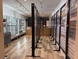 秋葉原本店の店内