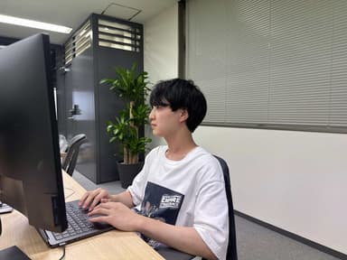 システム部の仕事風景