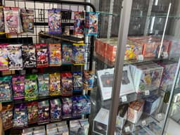 秋葉原2号店の商品棚